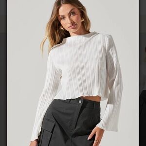 ASTR Cropped Plisse Mock Neck Top